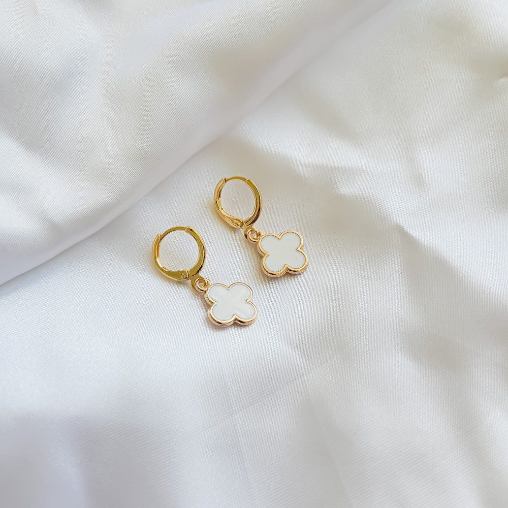 Gold & White Enamel Clover Earrings - Picture 4 of 5